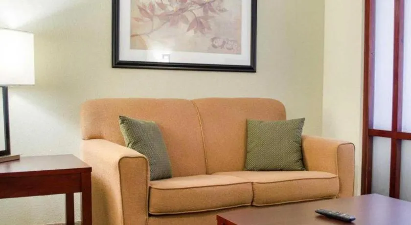 Comfort Suites Greenwood