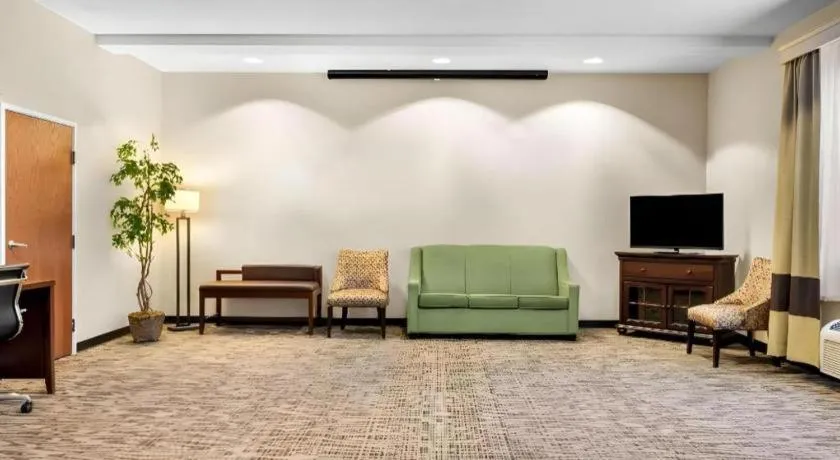 Comfort Inn & Suites