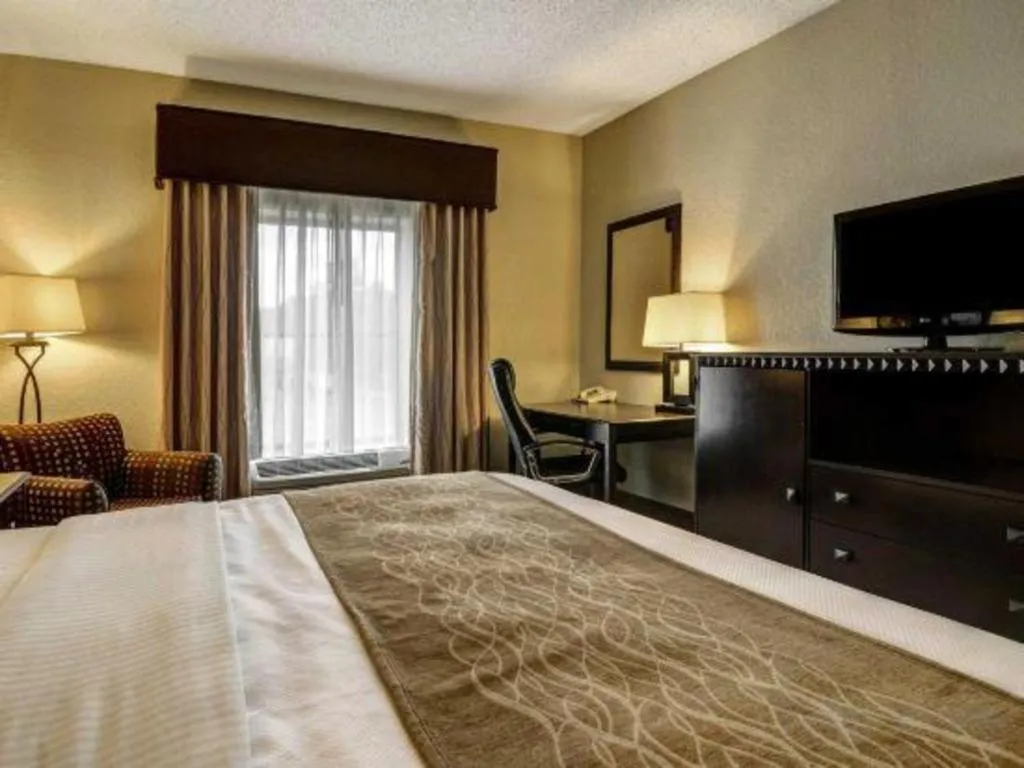 Bed in Comfort Inn & Suites Hot Springs Midtown