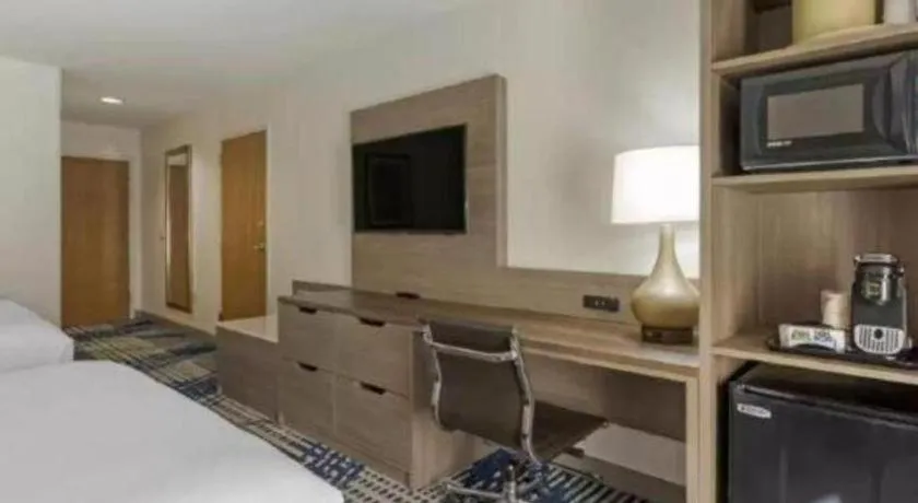 Bed in Comfort Inn & Suites Hot Springs Midtown