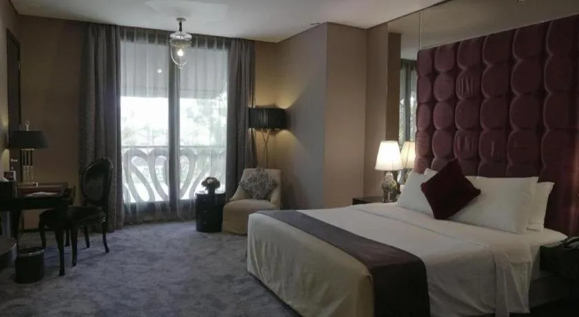 Bed in Amaroossa Bandung hotel