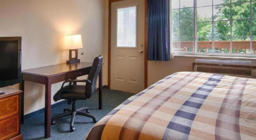 Bed in Best Western Stanton Inn