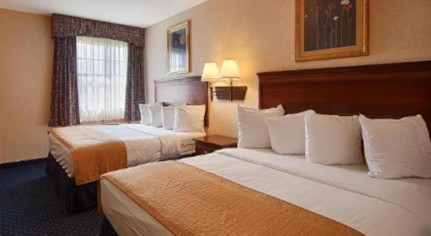 Bed in Best Western Stateline Lodge