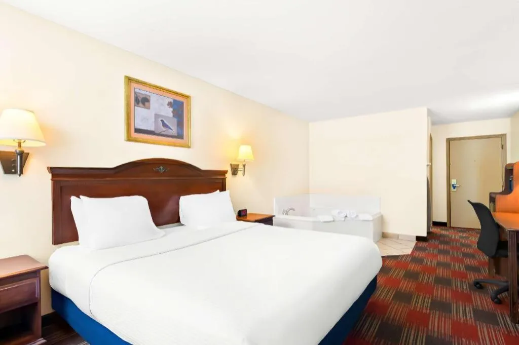 Bed in Best Western Stateline Lodge