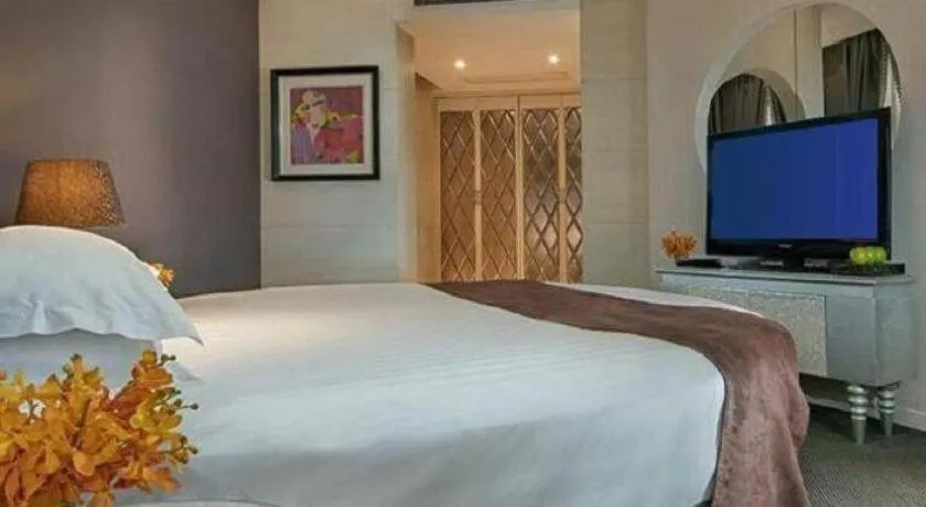 Bed in New Century Manju Hotel Shanghai New International Expo Center