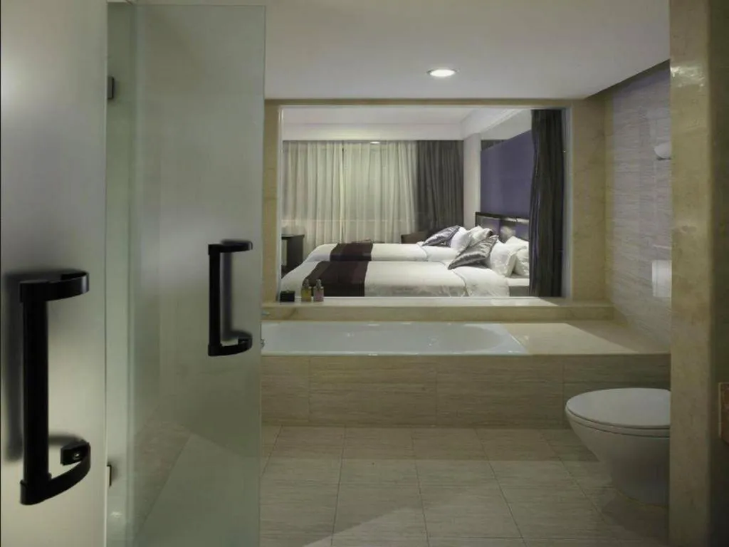 Bed in New Century Manju Hotel Shanghai New International Expo Center