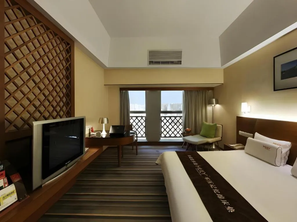 Bed in South China Laguna Hotel