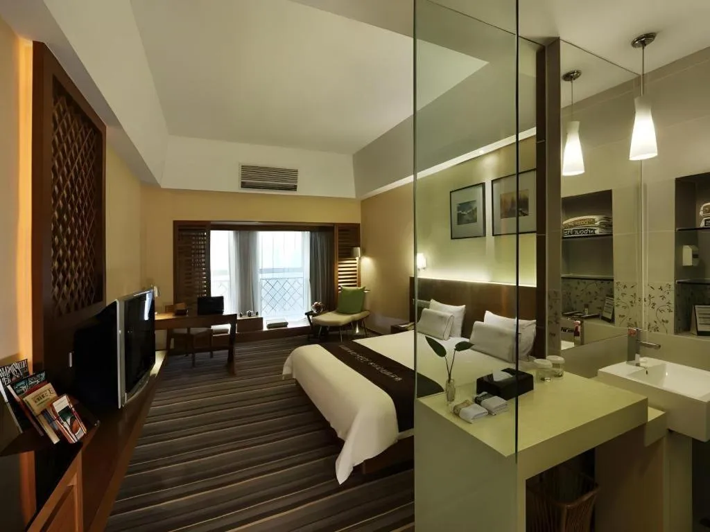 Bed in South China Laguna Hotel