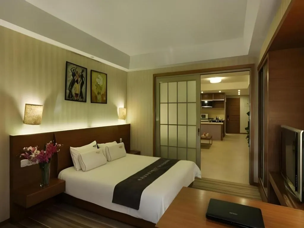 Bed in South China Laguna Hotel