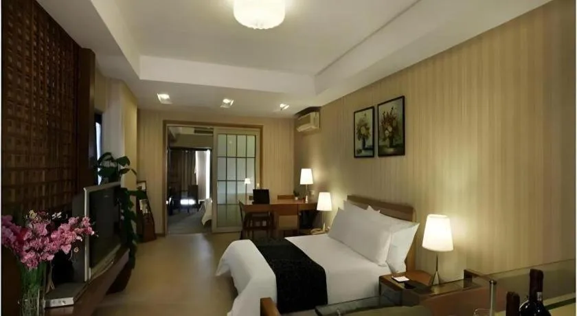 Bed in South China Laguna Hotel