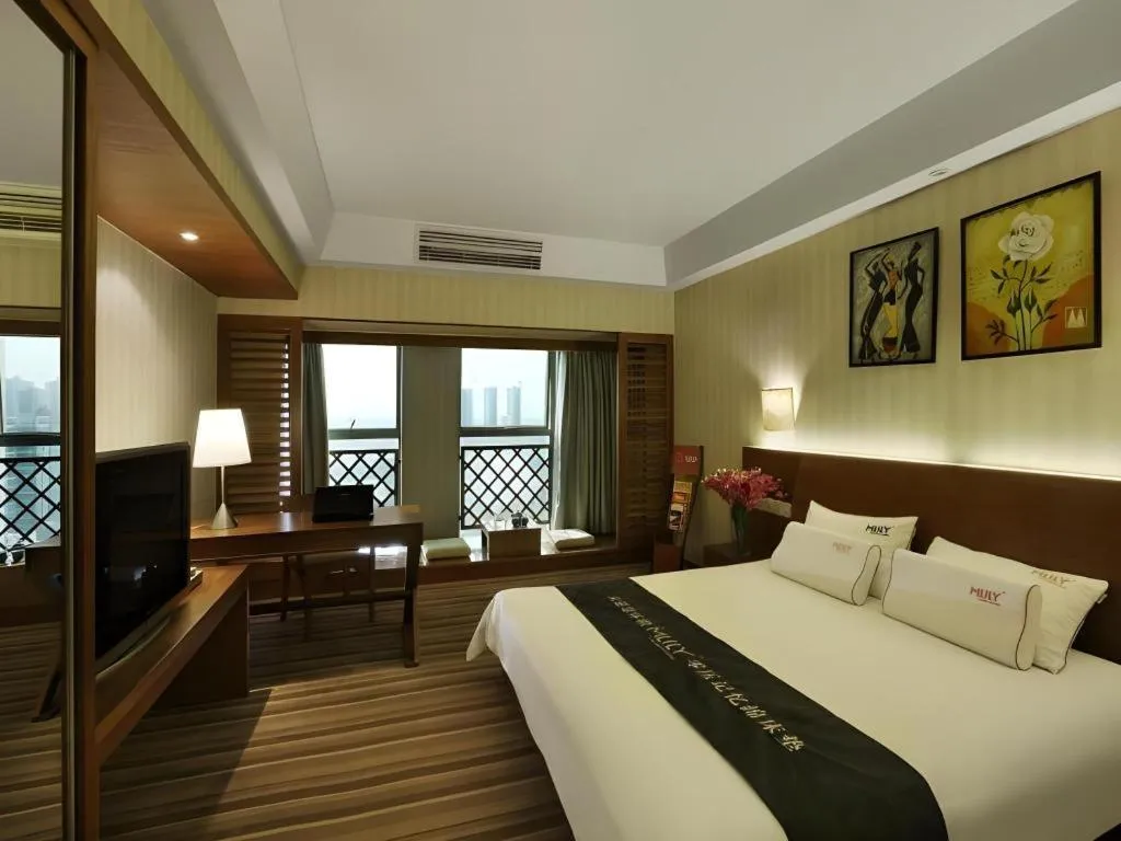 Bed in South China Laguna Hotel