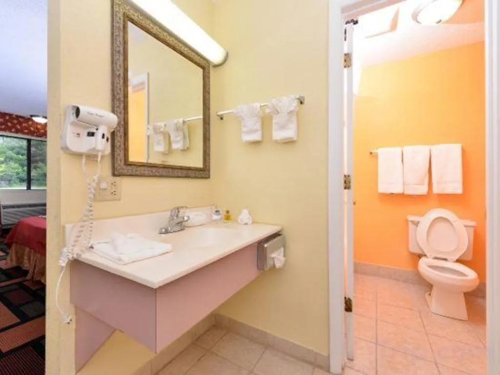 Americas Best Value Inn Canton, NC