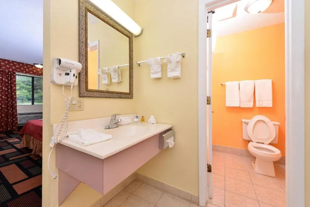 Americas Best Value Inn Canton, NC