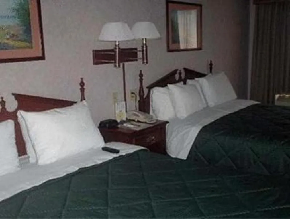 Bed in Comfort Inn Lincoln I-80