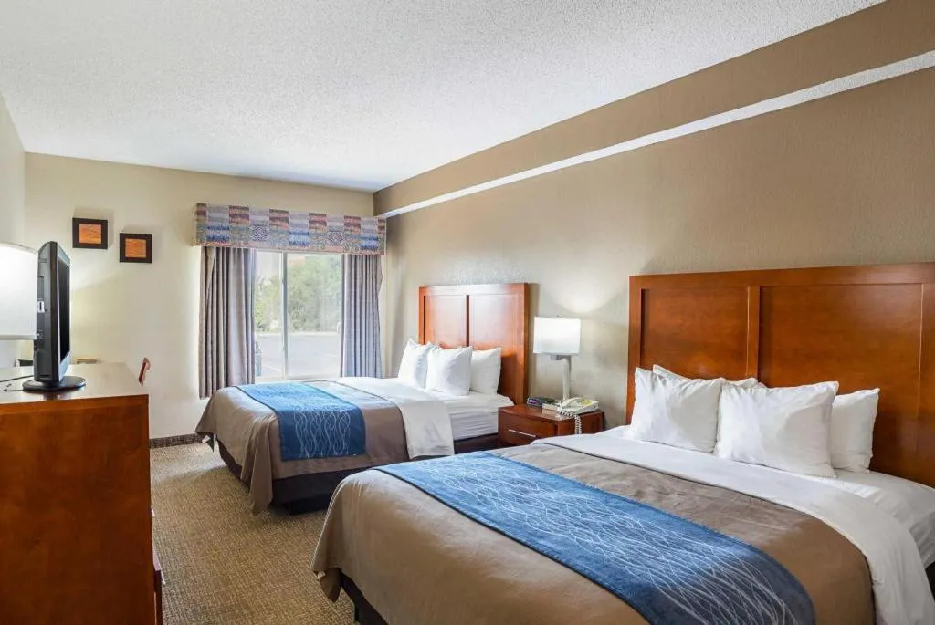 Bed in Comfort Inn Lincoln I-80