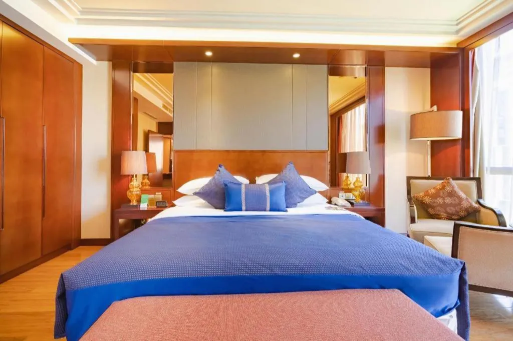 Bed in Kunming Golden Eagle Summit Hotel