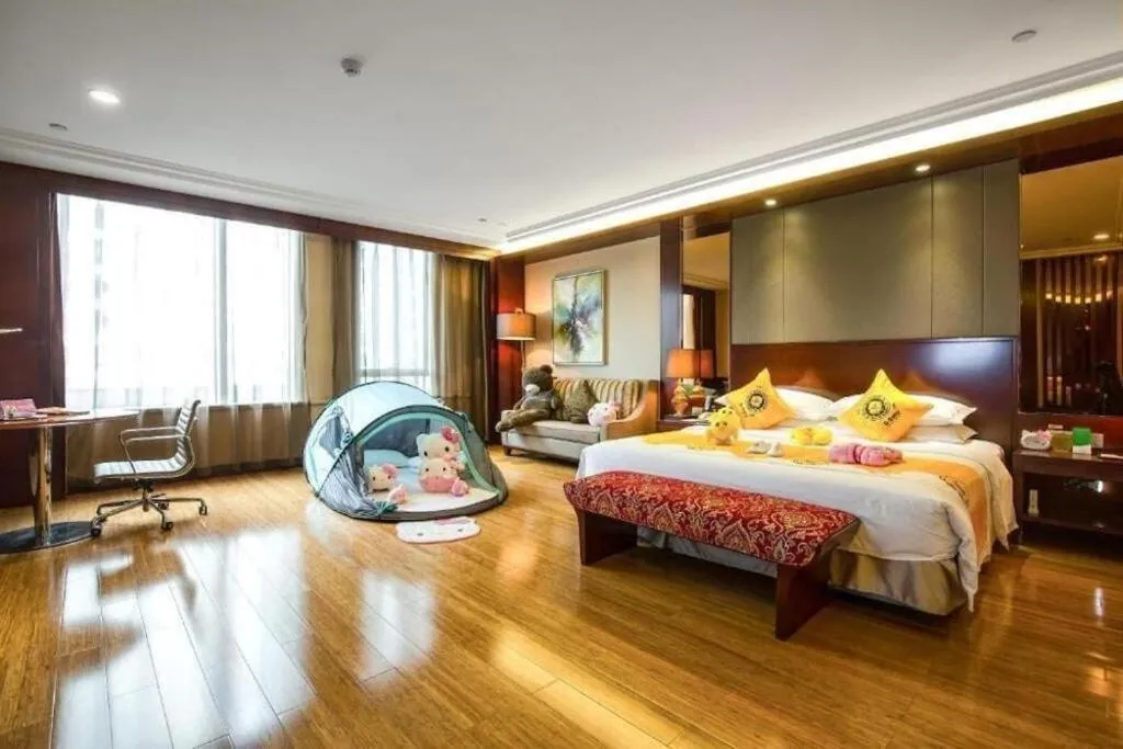 Bed in Kunming Golden Eagle Summit Hotel