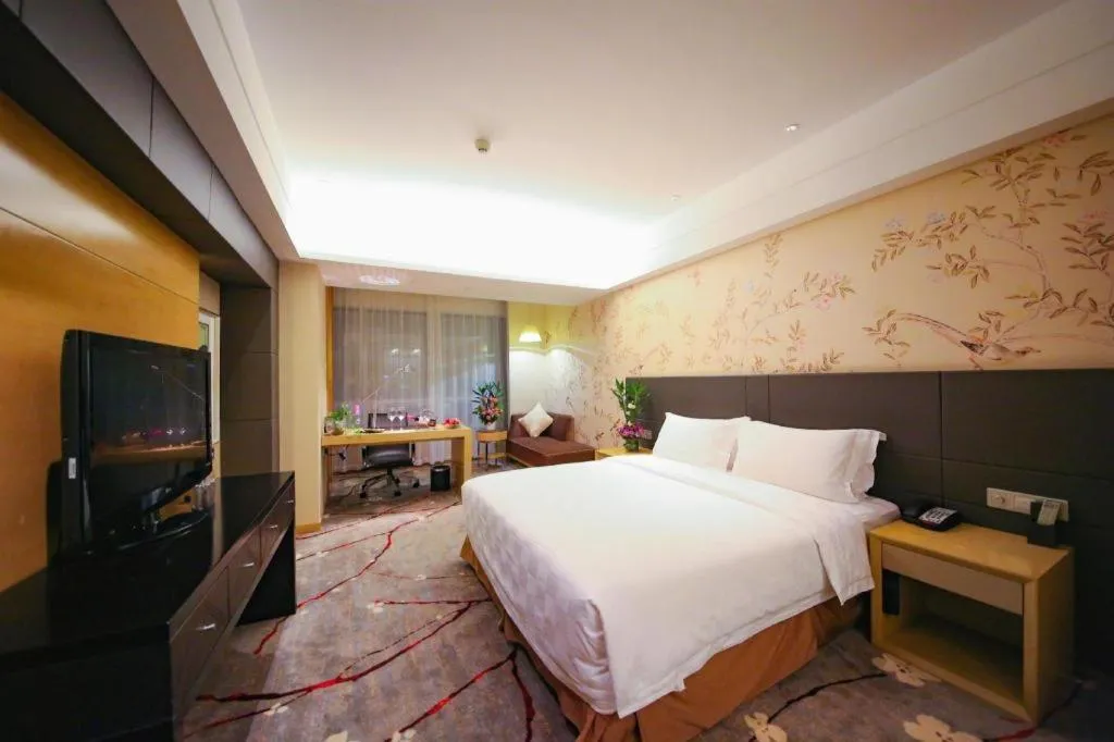 Bed in Yueyang Grand Skylight Hotel