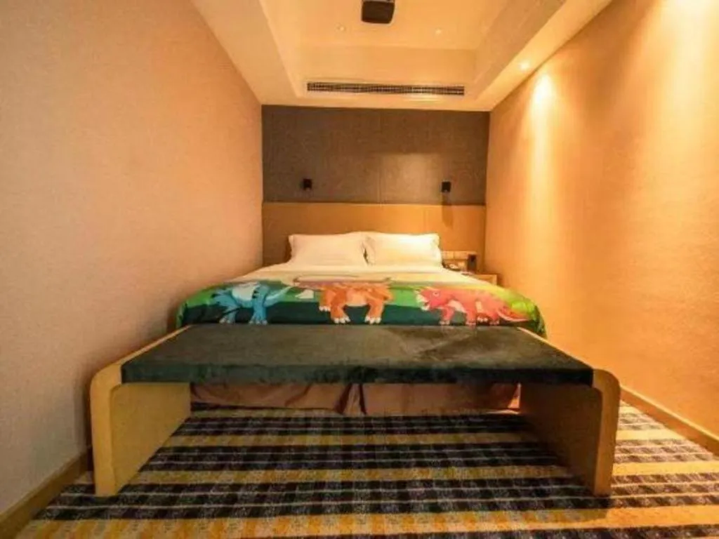 Bed in Yueyang Grand Skylight Hotel