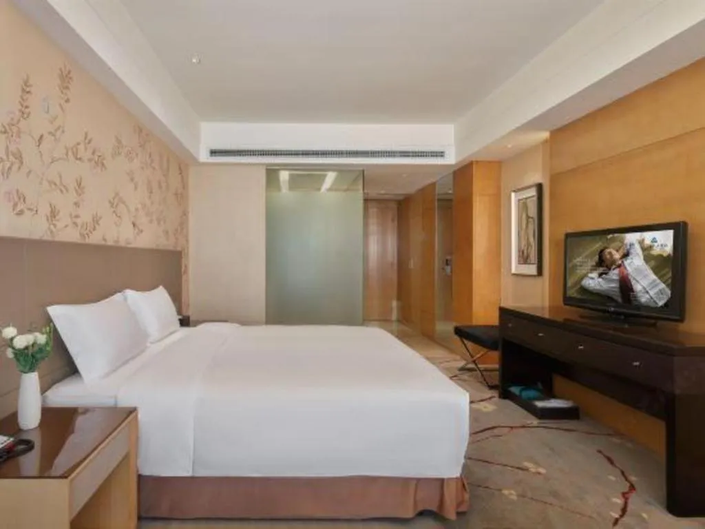 Bed in Yueyang Grand Skylight Hotel