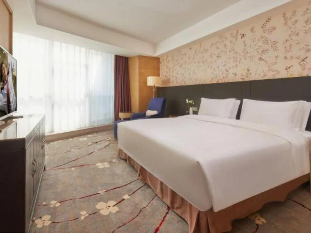 Bed in Yueyang Grand Skylight Hotel