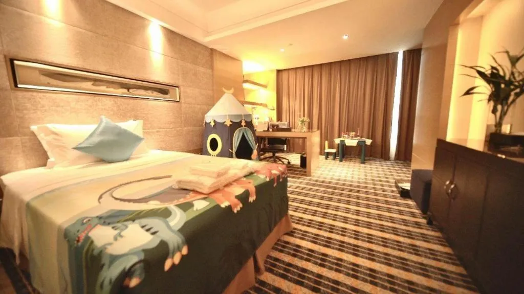 Bed in Yueyang Grand Skylight Hotel