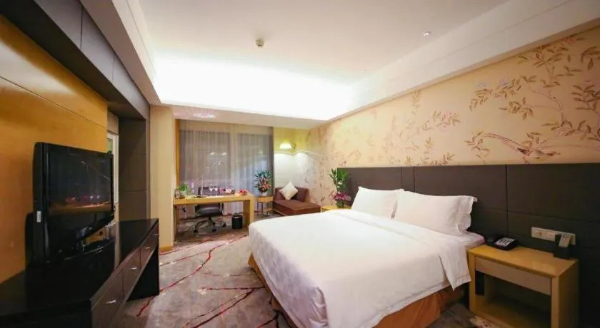 Bed in Yueyang Grand Skylight Hotel