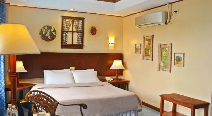 Bed in Subic Park Hotel