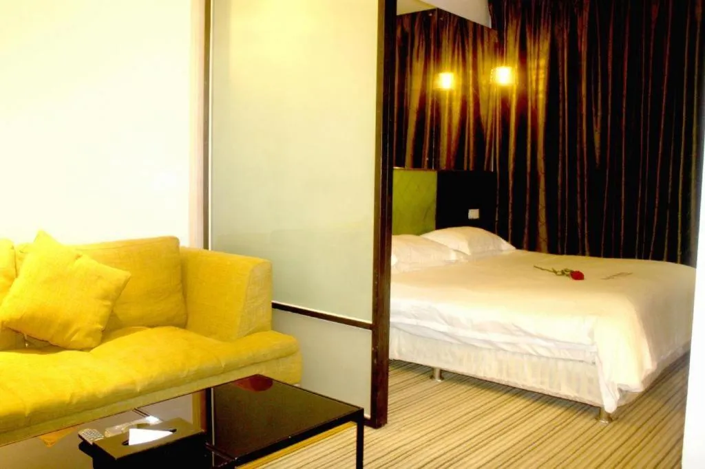 Bed in Silver Art Hotel