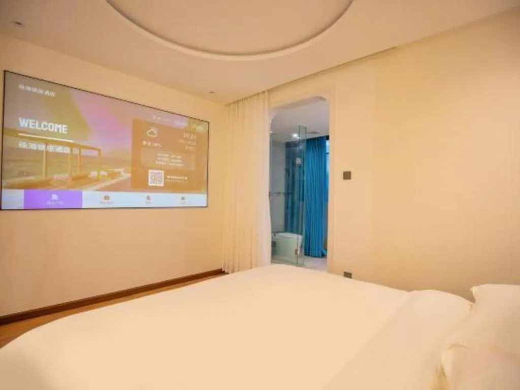 Bed in Silver Art Hotel