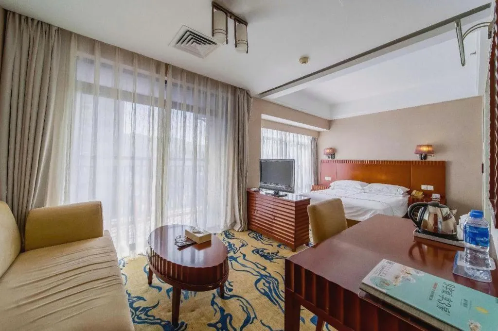 Bed in Silver Art Hotel