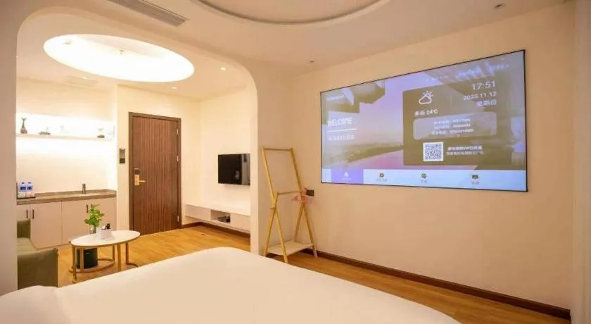 Bed in Silver Art Hotel