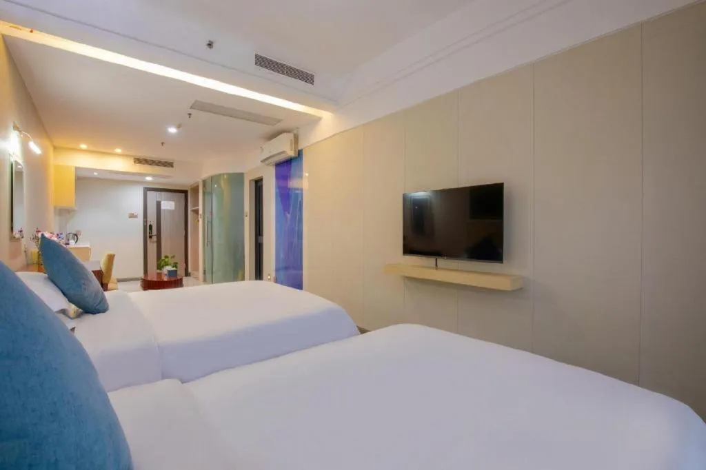 Bed in Silver Art Hotel