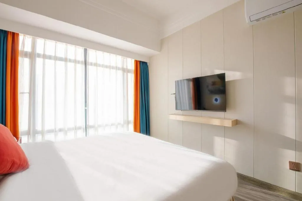 Bed in Silver Art Hotel