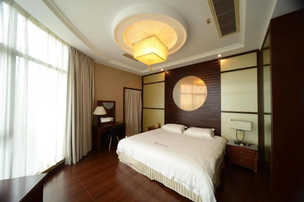 Bed in Silver Art Hotel