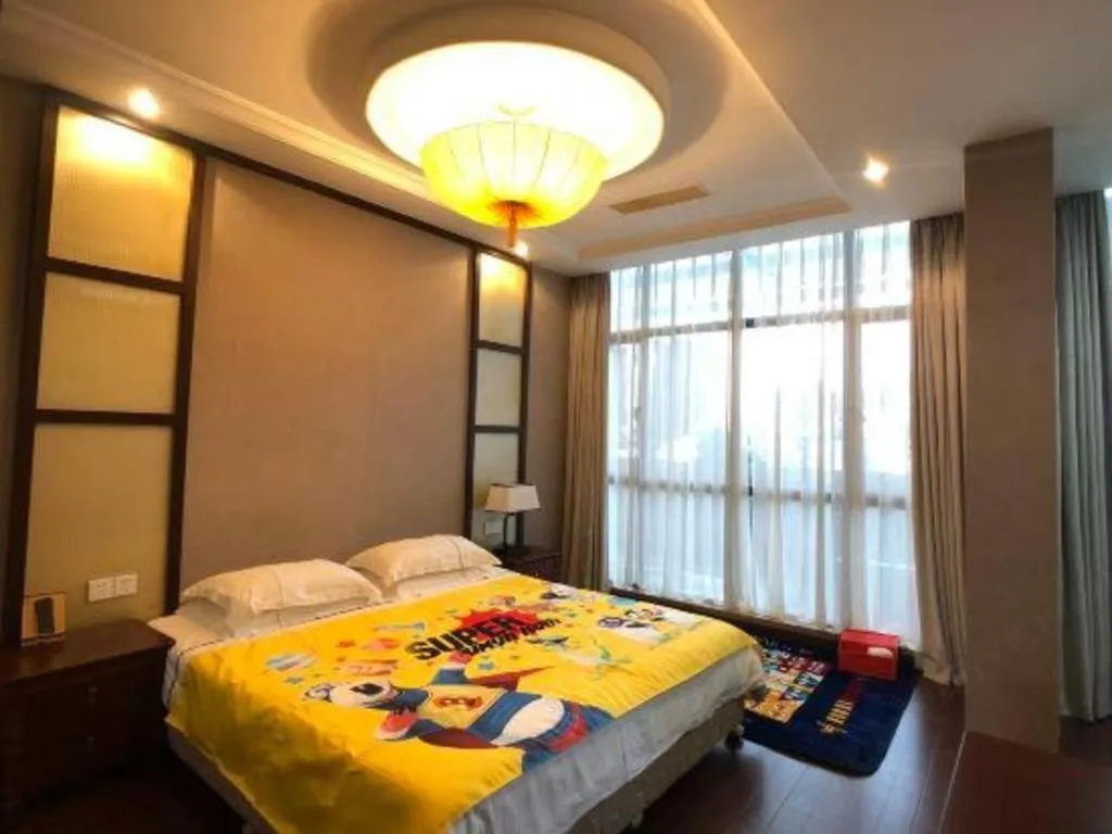 Bed in Silver Art Hotel