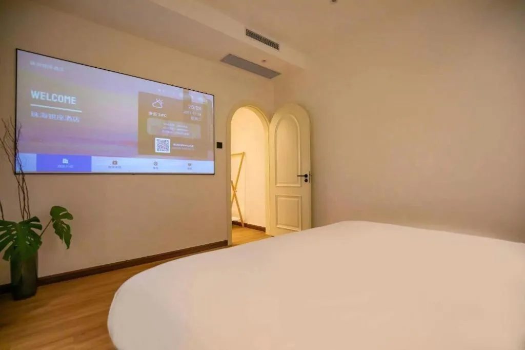 Bed in Silver Art Hotel