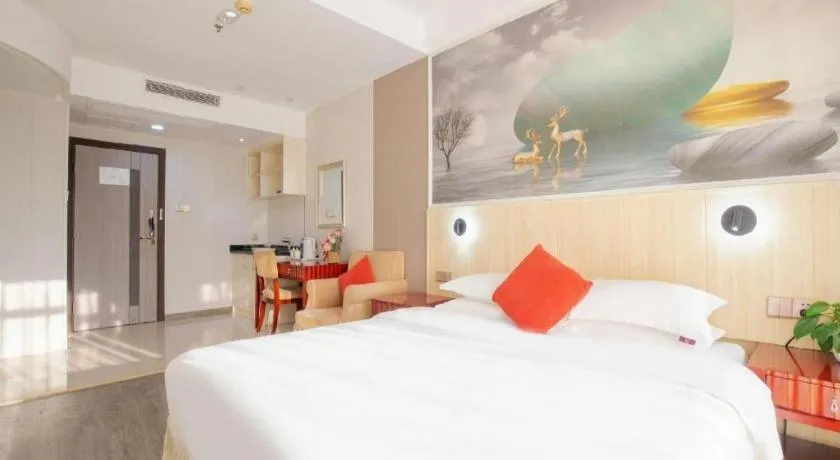 Bed in Silver Art Hotel