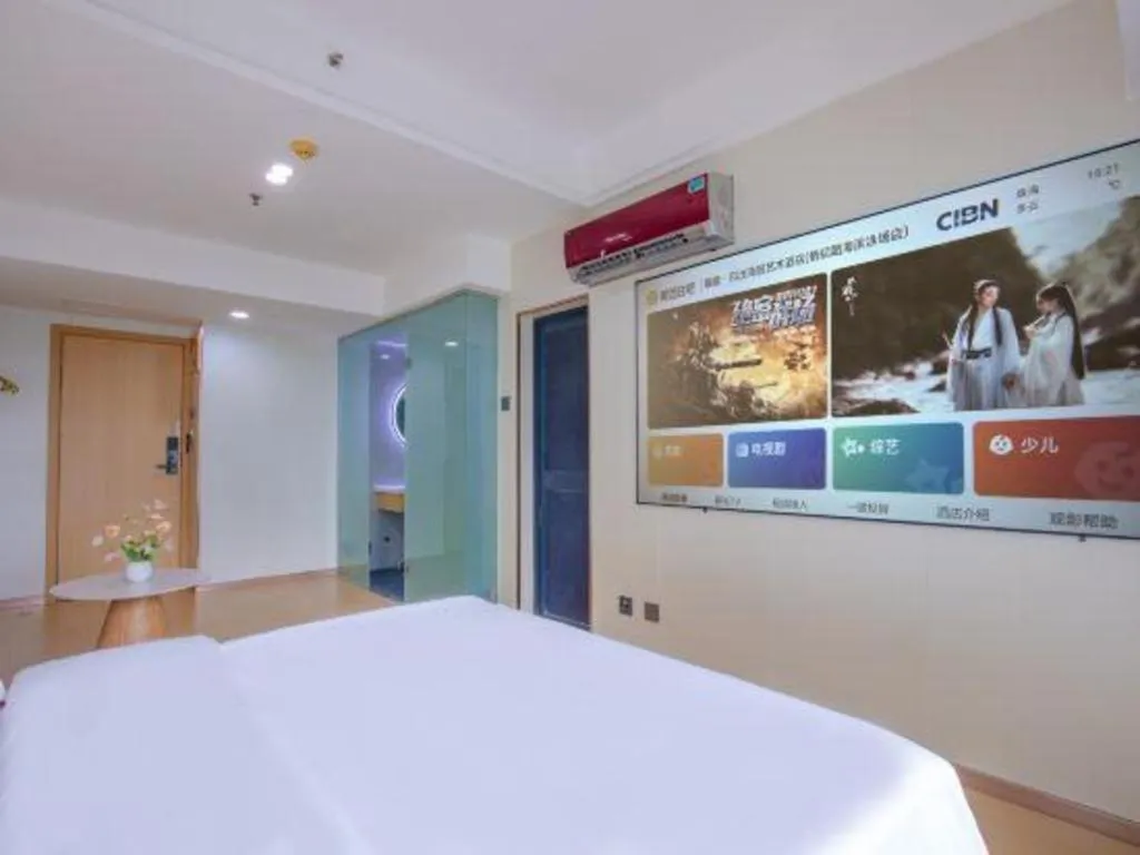 Bed in Silver Art Hotel