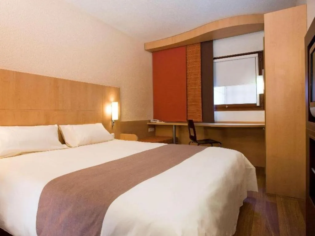 Bed in ibis Dongguan Dongcheng