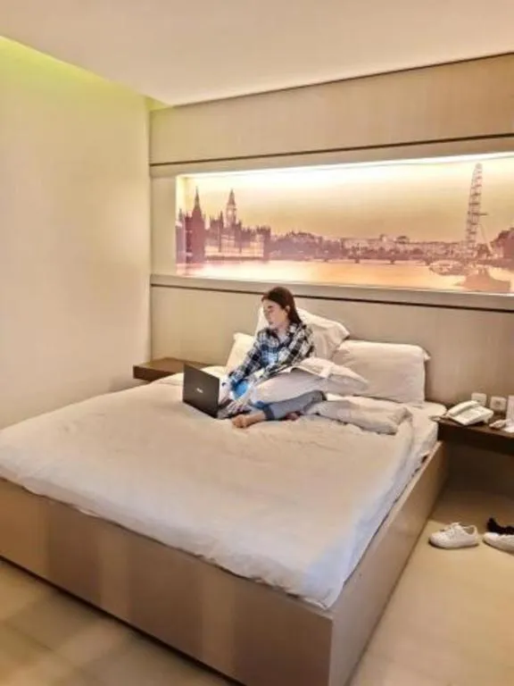 Bed in Alexander Hotel Tegal