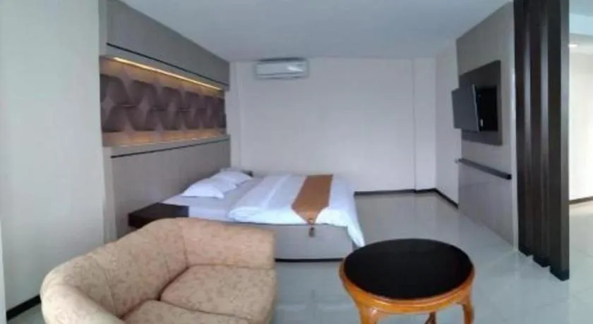 Bed in Alexander Hotel Tegal