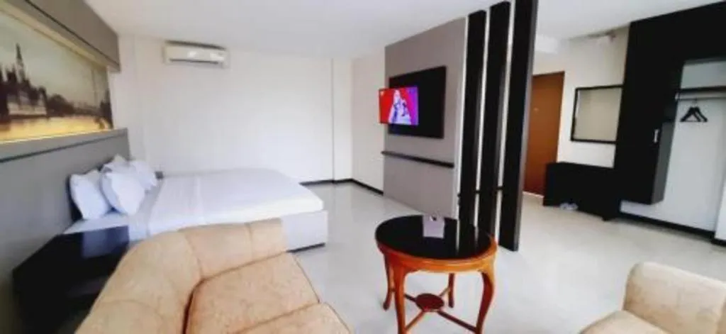 Bed in Alexander Hotel Tegal