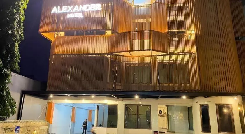 Alexander Hotel Tegal