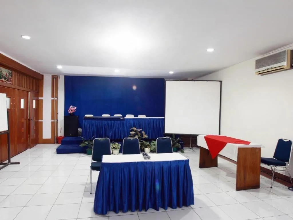 Alexander Hotel Tegal