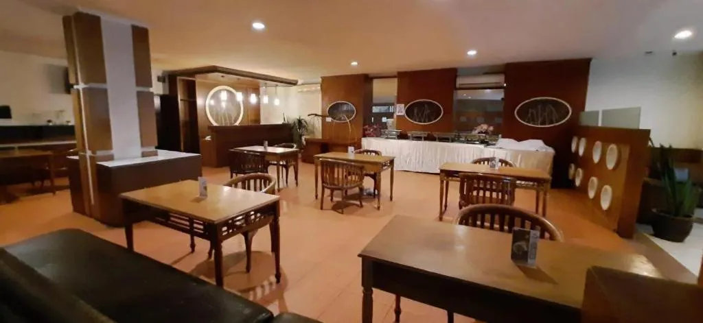 Alexander Hotel Tegal