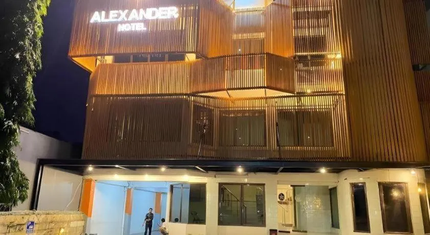 Alexander Hotel Tegal