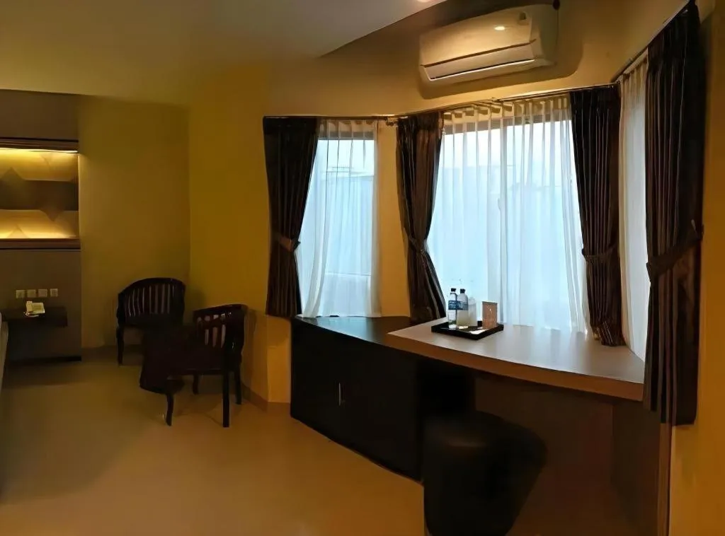 Alexander Hotel Tegal