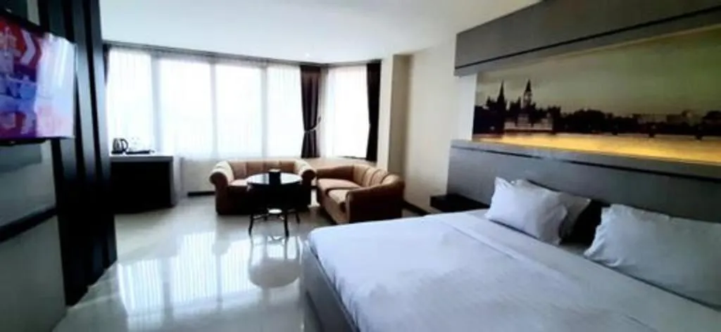 Bed in Alexander Hotel Tegal