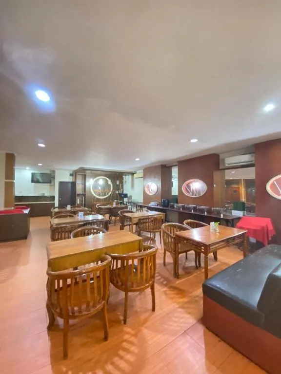 Alexander Hotel Tegal